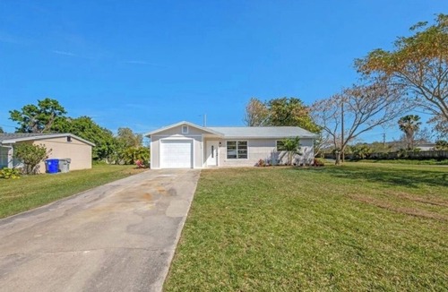 Vero Beach House | 3-bedroom house in perfect location. 6 minutes from the Beach.