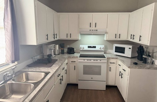 Palatka House | 3-bedroom house in tranquil Palatka with AC and High-Speed Internet