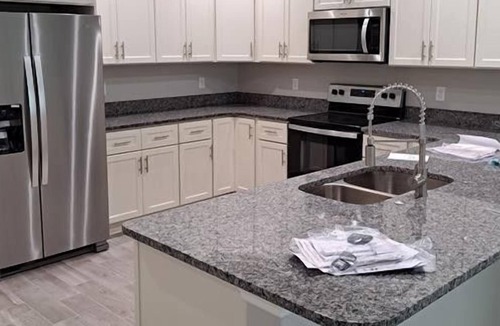 Wedgefield Apartment | 3 Bedroom Multi family 420130 by Houzlet