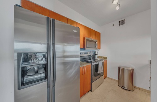 Brickell Apartment | 3 Bedroom Penthouse Direct Bay Views - 3 King Beds - Sleeps up to 8 People