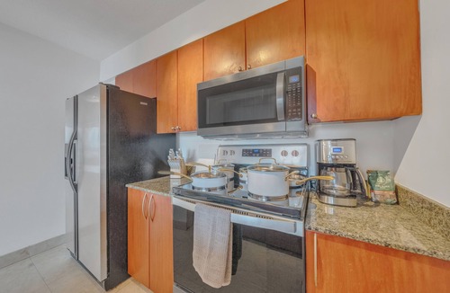 Brickell Apartment | 3 Bedroom Penthouse Direct Bay Views - 3 King Beds - Sleeps up to 8 People