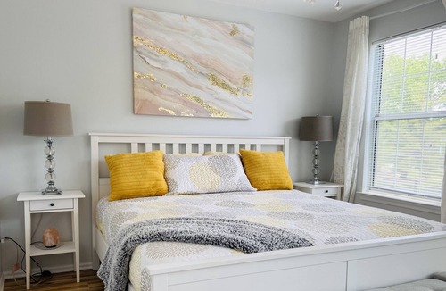 Cologne House | 3 bedroom Upscale Townhouse (near Atlantic City)