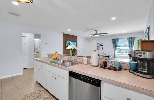 Whitney Beach Villa | 3 BR/2 BA+3 miles to AMI, Beaches & IMG+Firepit!