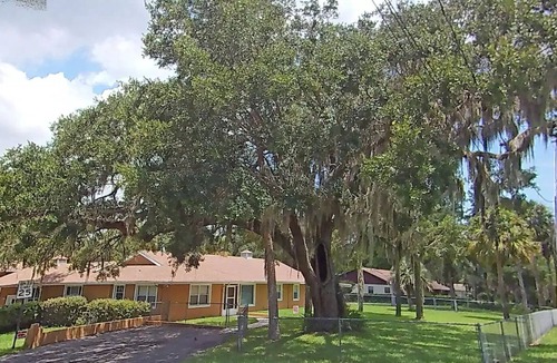Leesburg House | 3 BR 2 Bath Home Full Kitchen Pool Boat Parking