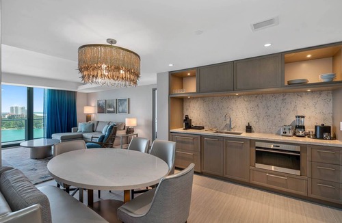 Clearwater Beach Condo | 3-BR Residence @ JWM Clearwater Beach ~ Pool, Hot Tub, Spa, Fitness Center, FREE Activities ~ #1411