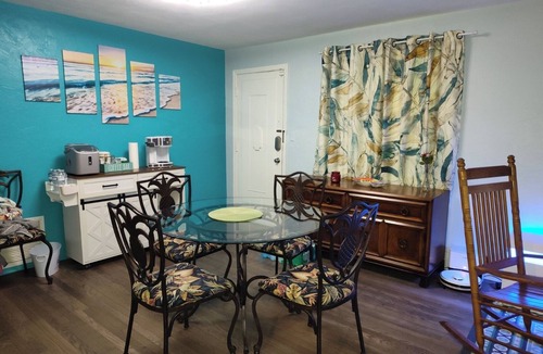 Kingston House | 3 Doors Down! Near all Daytona has to offer