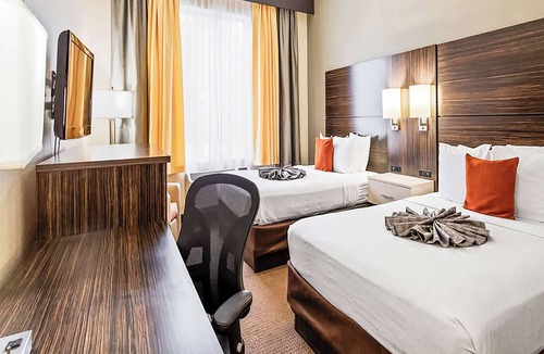 Orlando Hotel | 3 Family Rooms w/ Free Parking | 6-mins Drive to Orlando Water Sports Complex