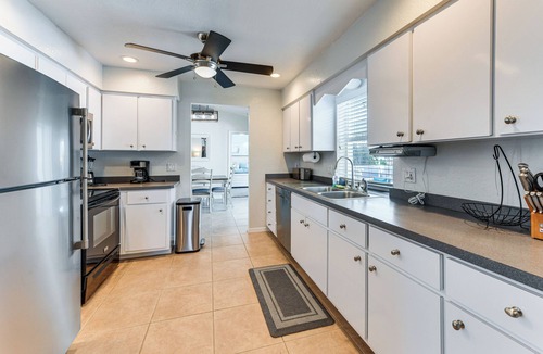 Englewood Cottage | 3 Mi to Beach! Englewood Family Gem + Private Pool