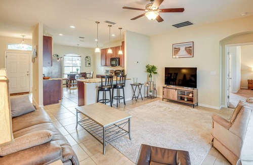 DeLand House | 3 Mi to Dtwn DeLand: Poolside Paradise!