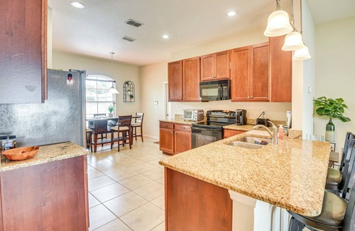 DeLand House | 3 Mi to Dtwn DeLand: Poolside Paradise!