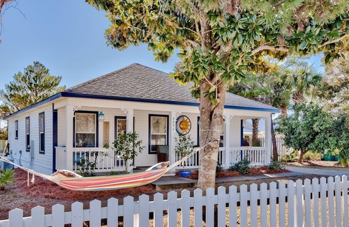 Clipper Cove House | 3 min to Beach - Super Clean – Completely Renovated!