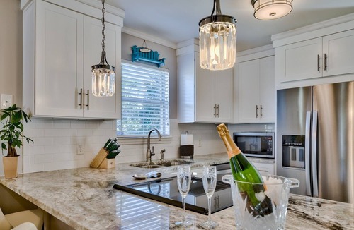 Clipper Cove House | 3 min to Beach - Super Clean – Completely Renovated!
