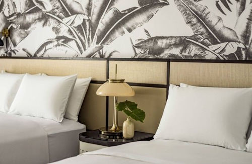 Hunt Club Hotel | 3 Sophisticated Accommodations with Modern Decor Near Juno Beach & Pool