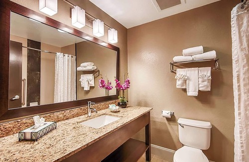 Orlando Hotel | 3-Unit Orlando Escapade, 10 Mins to Airport w/Pool Access & Free Breakfast