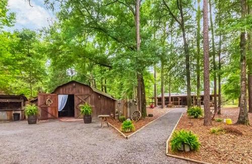 Wilmer House | 30-Acre Oasis w/Private Pond Near Big Creek Lake