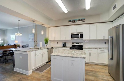 Clearwater Beach Condo | 301 Bay Harbor – Waterfront Luxury, Balcony Views, Heated Pool & Walk to Clearwater Beach