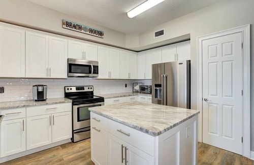 Clearwater Beach Condo | 301 Bay Harbor – Waterfront Luxury, Balcony Views, Heated Pool & Walk to Clearwater Beach
