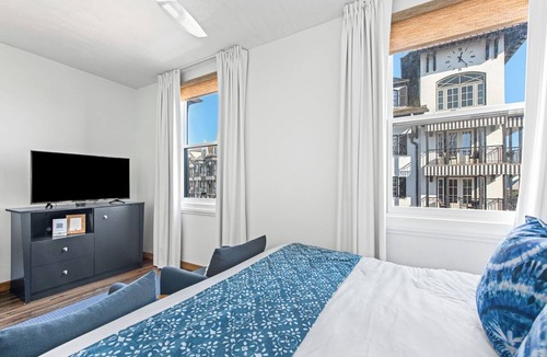 Rosemary Beach Hotel | 301 Rosemary Beach Inn - Includes Beach Chairs & Complimentary Breakfast + Access to 4 Pools