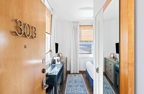 Rosemary Beach Hotel | 303 Rosemary Beach Inn - Includes Beach Chairs & Complimentary Breakfast + Access to 4 Pools