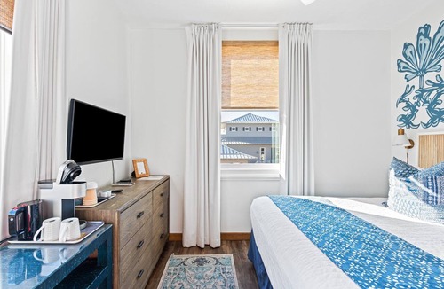 Rosemary Beach Hotel | 303 Rosemary Beach Inn - Includes Beach Chairs & Complimentary Breakfast + Access to 4 Pools