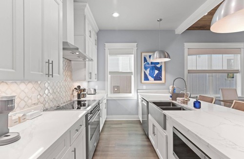 Treetop House | 30A Beach House Scissortail - Pet Friendly, Pool, Beach, Sleeps 18 - Free Golf!