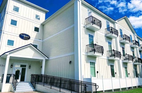 Dune Allen Beach Apartment | 30A Inn & Suites Superior Room King and Queen