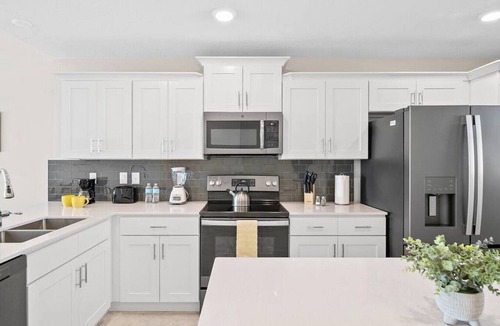 Kissimmee Condo | 3161-305 Condo Resort Water Park Pools near Disney