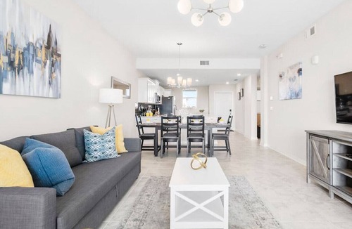 Kissimmee Condo | 3161-305 Condo Resort Water Park Pools near Disney