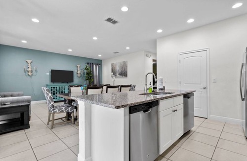 West Kissimmee Cottage | 320-6-pc-pet Friendly 6 Bedroom Home With Game Room