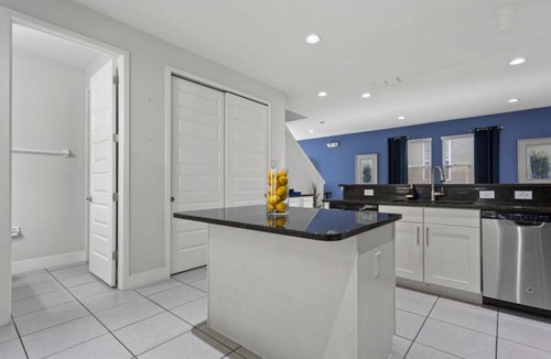 West Kissimmee Cottage | 360-7-pc-large and Luxury Villa