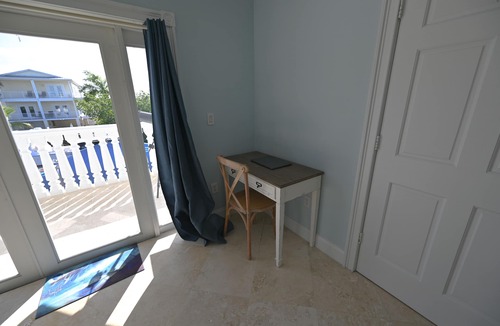 Twin Lakes House | 3Bd 3 baths 75 dock. Bay & Ocean access, Walking distance to John Penney camp