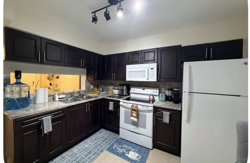 Homestead Condo | 3bedroom-Free Parking LakeView-Sunset-Balcony-Central - 24hr Security Patrol