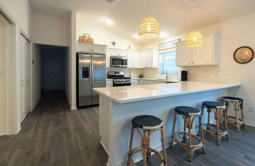 Sumter County House | 3BR 2B Courtyard Villa with Golf Cart & E-Bikes! Next to Eastport!
