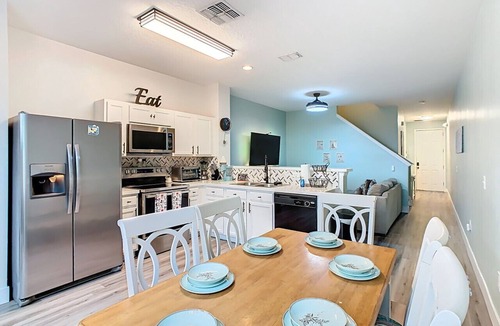 Crestwynd Bay House | 3BR Family-Friendly Town Home Near Disney