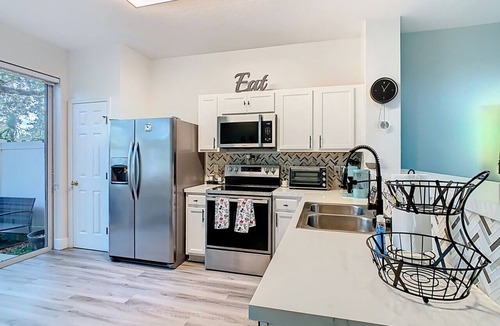 Crestwynd Bay House | 3BR Family-Friendly Town Home Near Disney