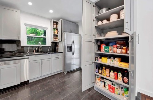 Southeast Yonkers House | 3BR Home Game Room Pool Table Free Parking Gazebo Near NYC