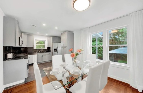 Southeast Yonkers House | 3BR Home Game Room Pool Table Free Parking Gazebo Near NYC