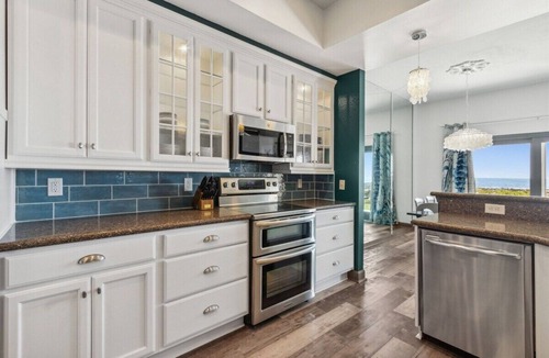 American Beach House | 3BR Luxury Oceanfront Condo - Pool - Gated Complex