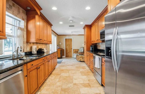 Lake Worth House | 3BR Pool Villa on Golf Course, Huge Yard & Games!