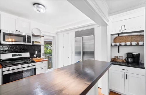 Old Northwood Historic District House | 3BR Tropical Oasis w/Hot Tub & Backyard BBQ West Palm Beach