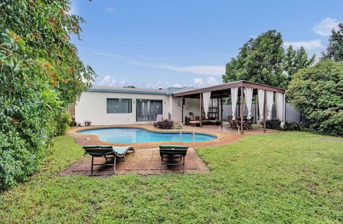 Hollywood Hills House | 3BR w Pool Fast Wi-Fi Self Check-In. Hollywood + Free Parking