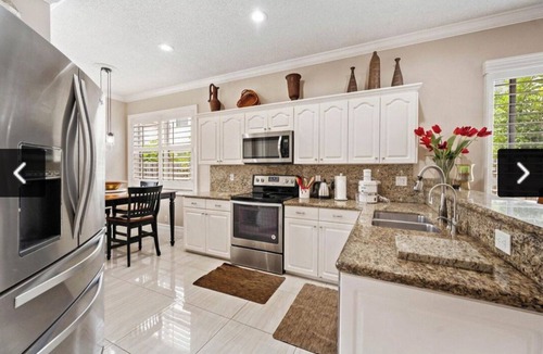 Greenview Shores House | 4/2.1House in the Heart of Wellington