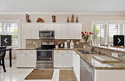 Greenview Shores House | 4/2.1House in the Heart of Wellington