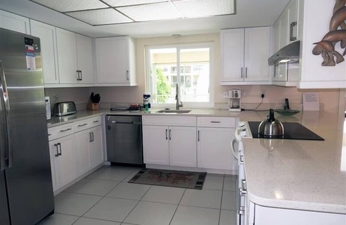 Saint Armands Key House | 4/2, Private Pool, Walk to St. Armands and Beach