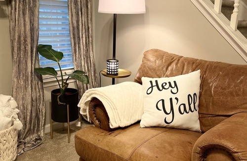 Clarkdale House | 4 Bed 2.5 Bath Very Cozy Home with Outdoor Deck