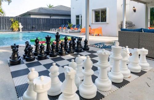Richmond West House | 4 Bed 3 Bath Miami Getaway