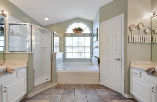 Greater Groves House | 4 Bedroom 3 Bathroom Pool Home minutes to Disney (6042)