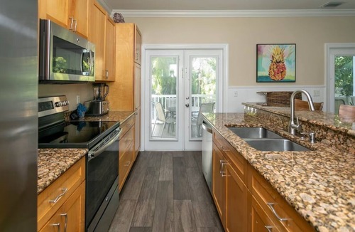 Marathon House | 4 Bedroom 3 Bathroom Sanctuary Villa W/Private Pool & 35ft dock upon request