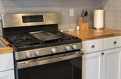 Grand Rapids House | 4-bedroom affordable house in downtown Grand Rapids with AC