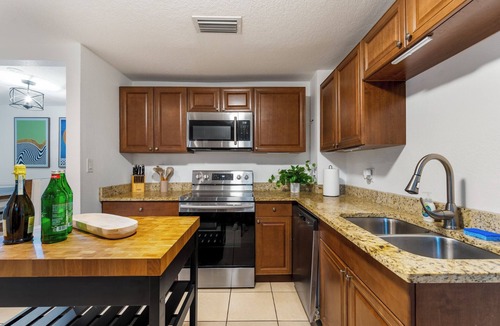 St. Petersburg - Clearwater House | 4-Bedroom Family home in Serene St. Petersburg with Private pool & Gym